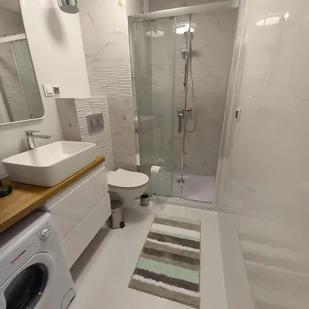 Ami דירה סטגנה